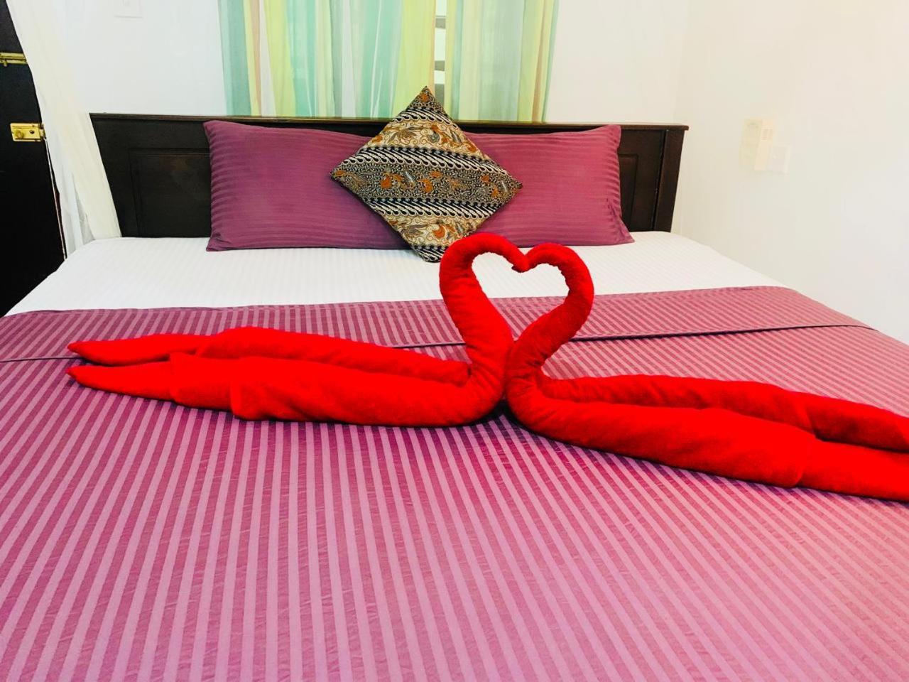 Poppies Mirissa Hotel ภายนอก รูปภาพ