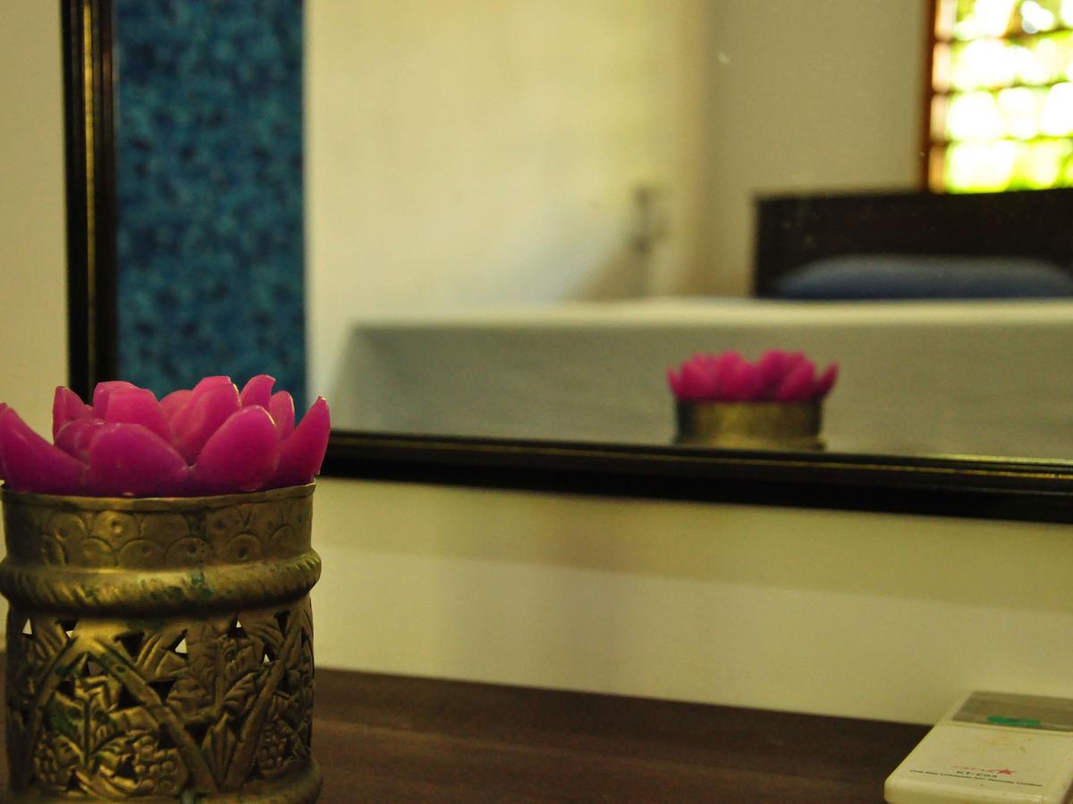 Poppies Mirissa Hotel ภายนอก รูปภาพ