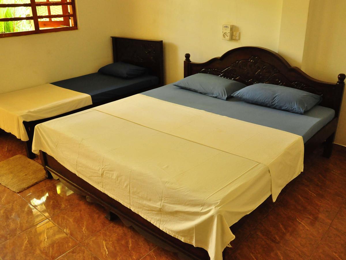 Poppies Mirissa Hotel ภายนอก รูปภาพ